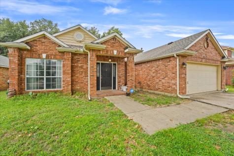 2863 Ironwood Drive Grand Prairie TX 75052