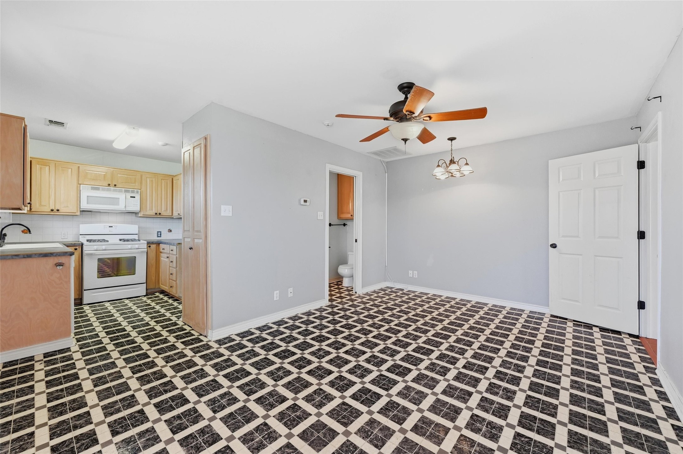 2210 Meadows Lane Sherman TX 75092