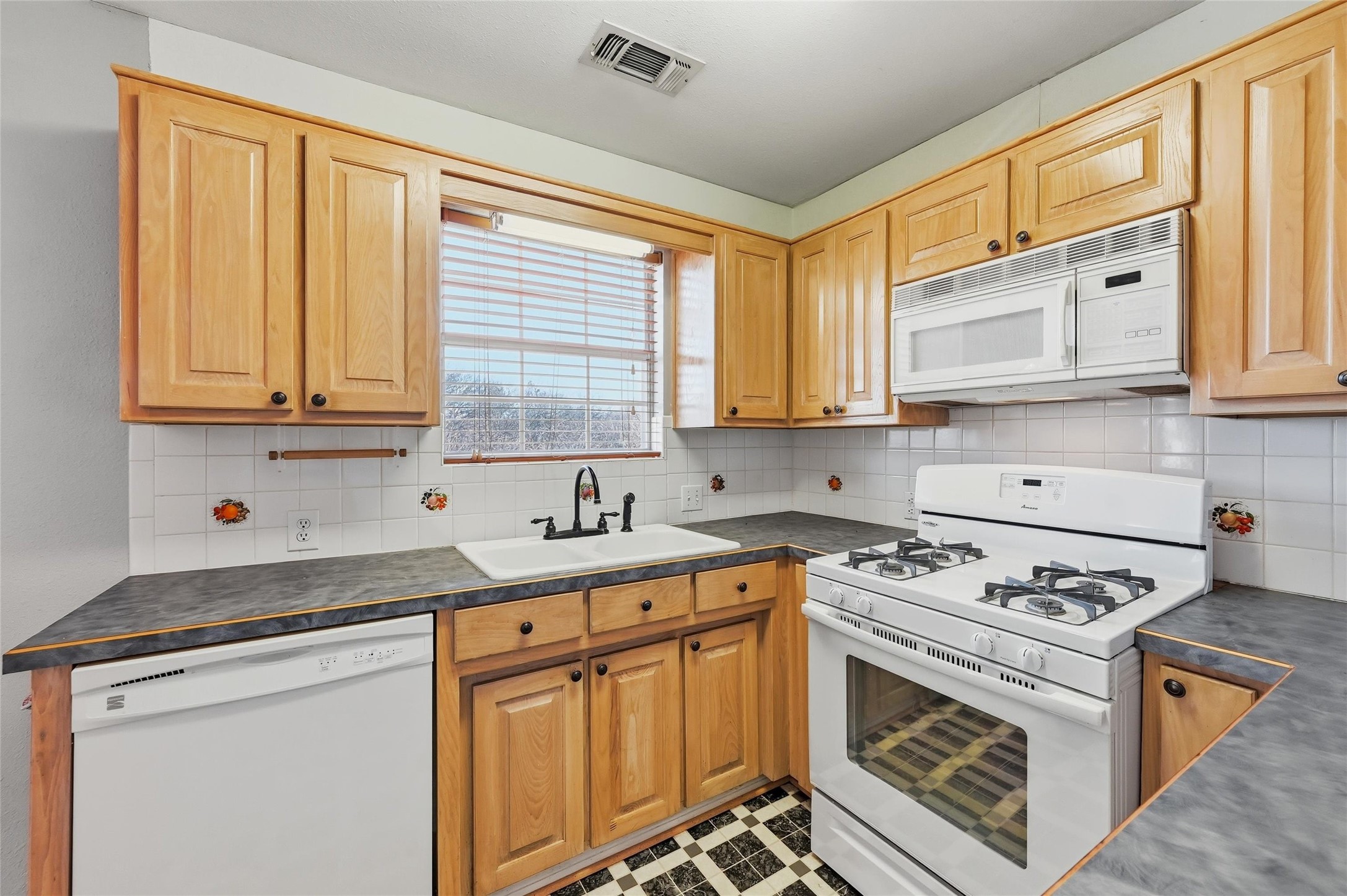 2210 Meadows Lane Sherman TX 75092