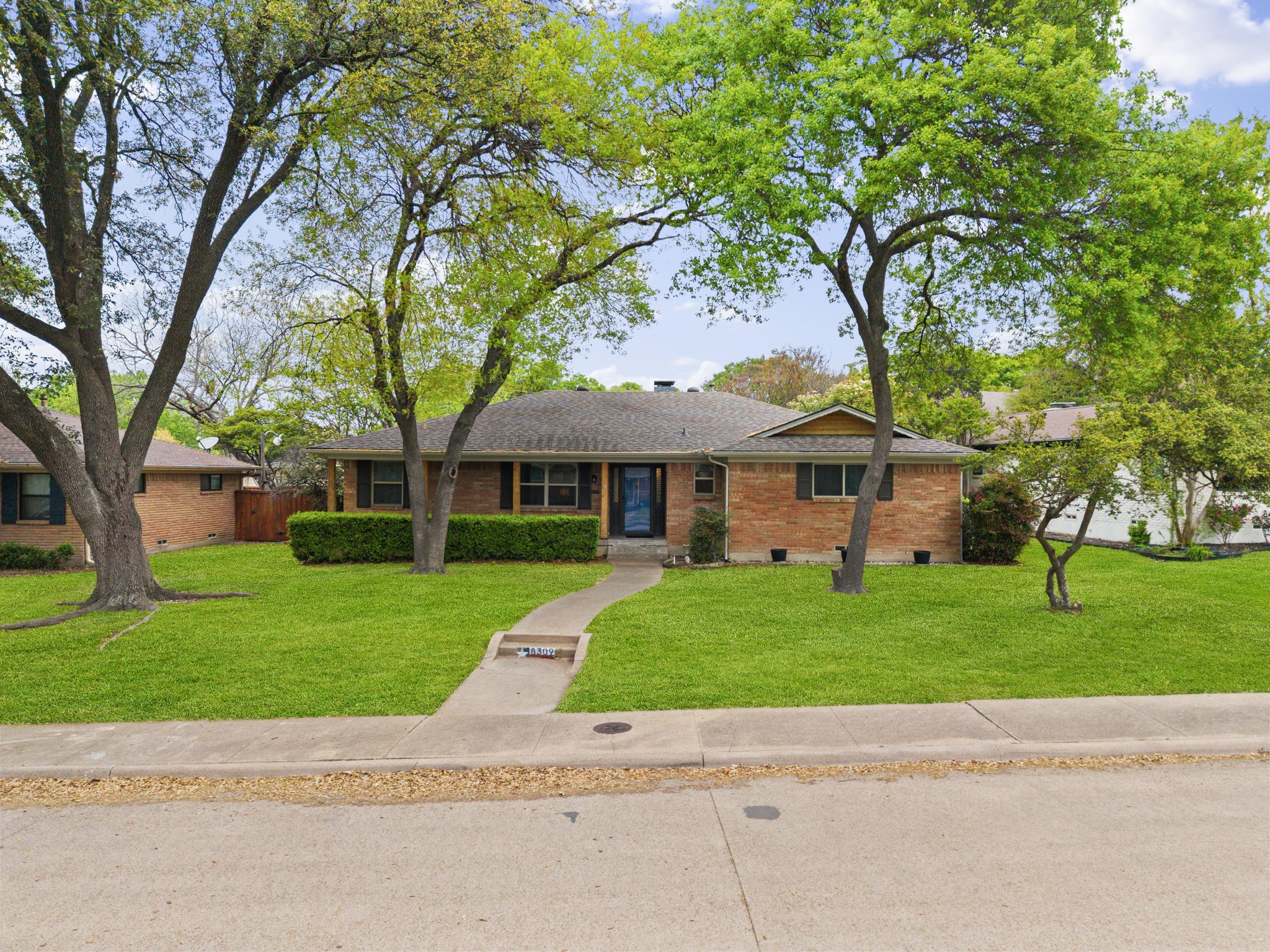 8309 Londonderry Lane Dallas TX 75228