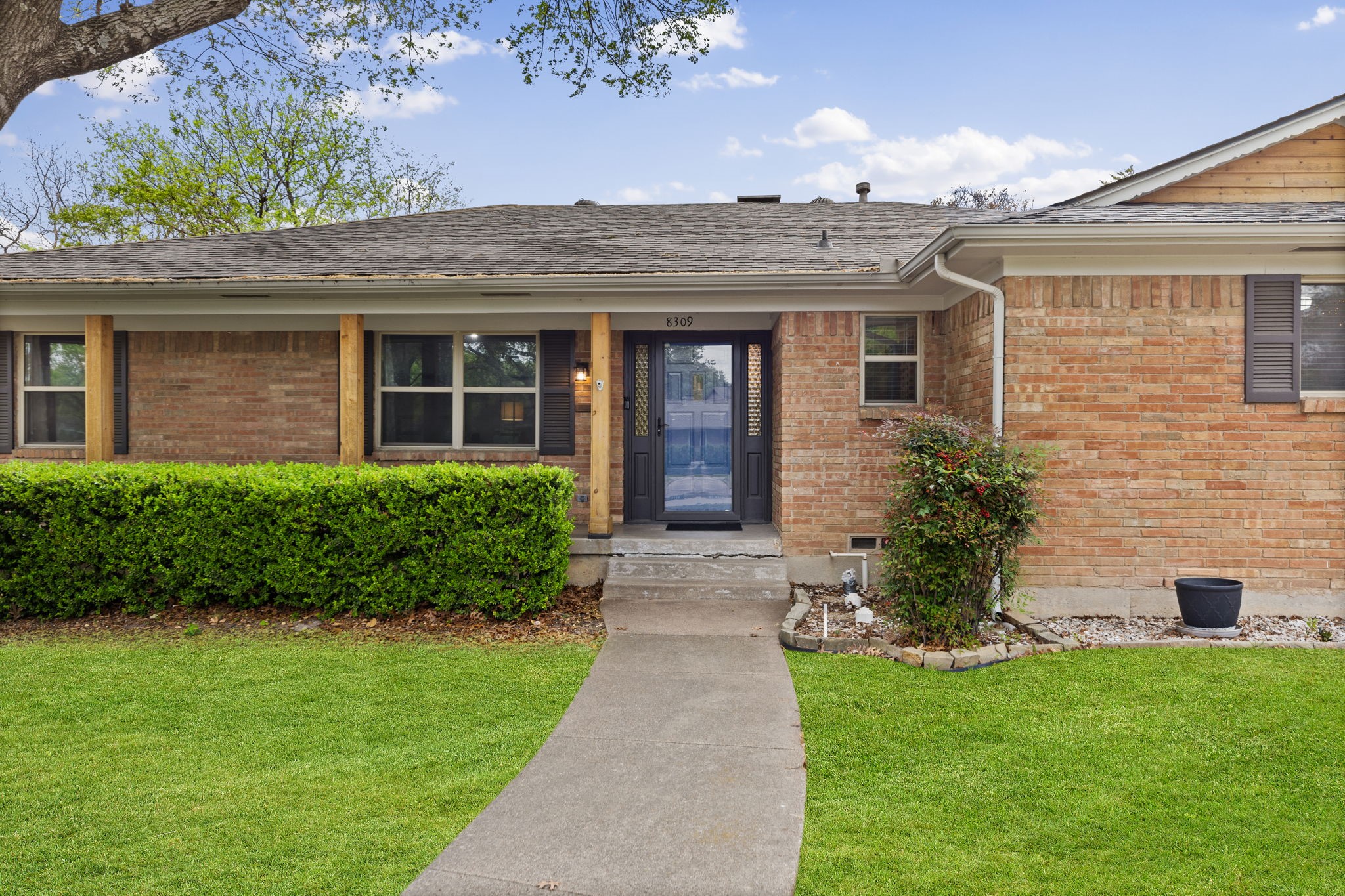 8309 Londonderry Lane Dallas TX 75228