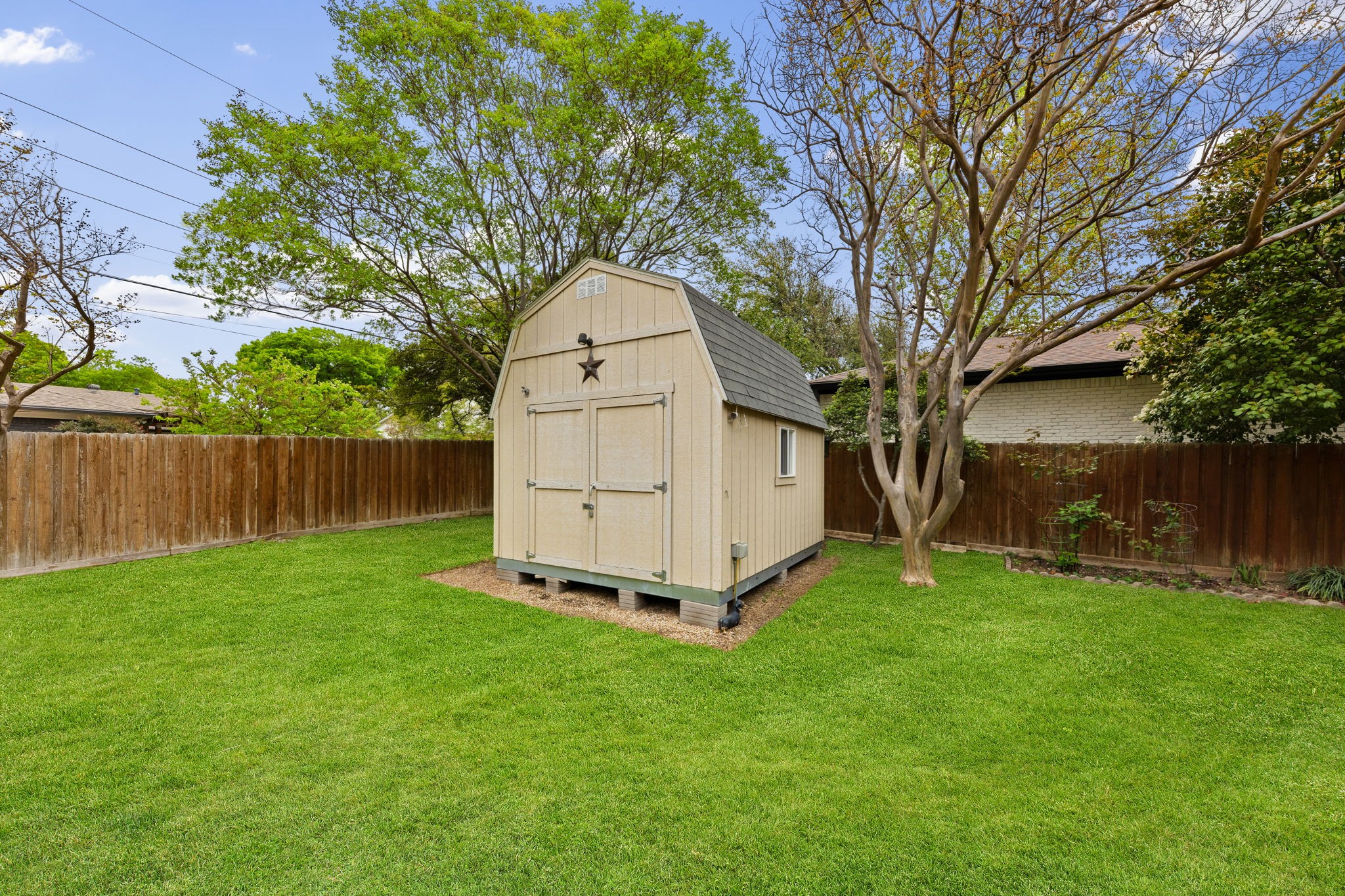 8309 Londonderry Lane Dallas TX 75228