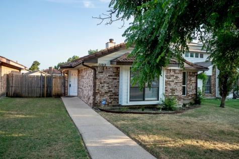 1102 Sandalwood Lane Desoto TX 75115