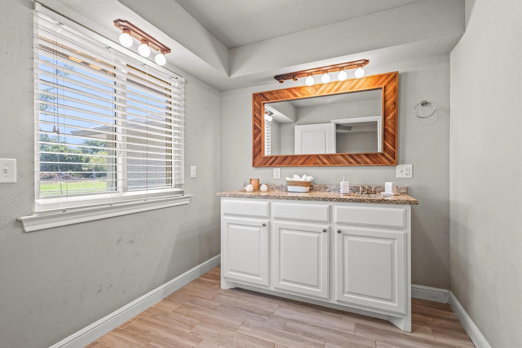 878 N Main Drive Van Alstyne TX 75495