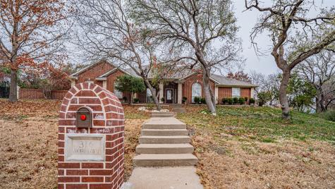 316 Coach House Circle Fort Worth TX 76108