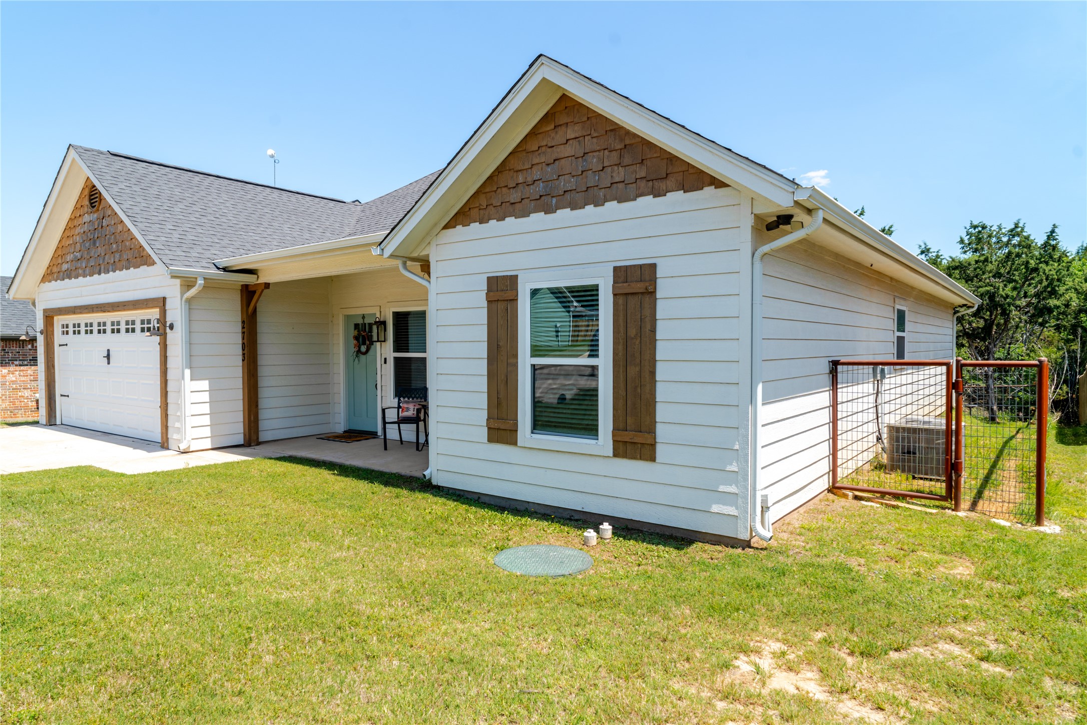 2703 San Gabriel Drive Granbury TX 76048