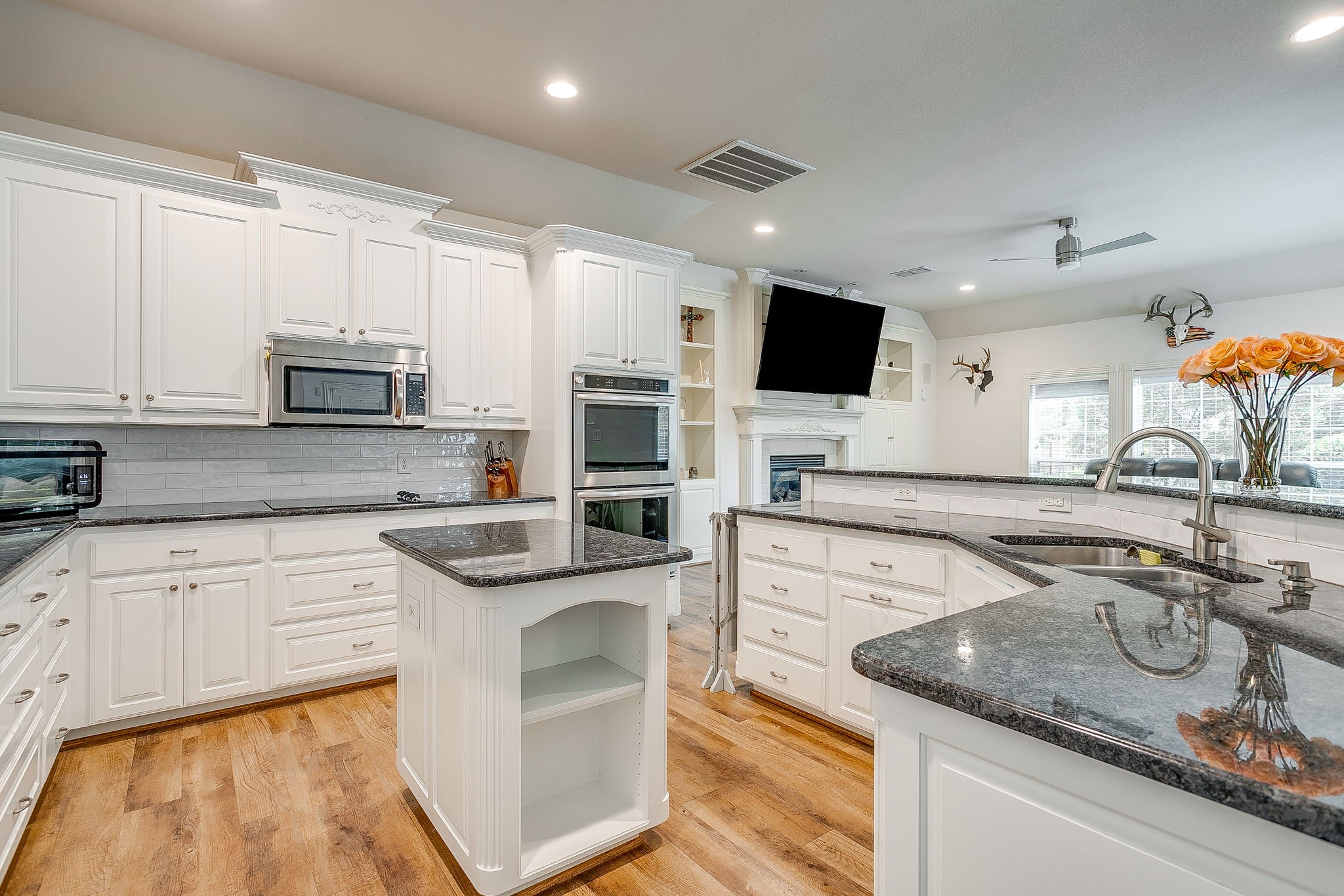 912 Thomas Crossing Drive Fort Worth TX 76028