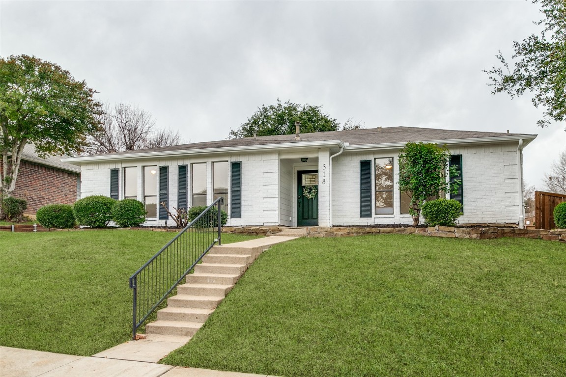 318 Creekmeadow Lane Lewisville TX 75067