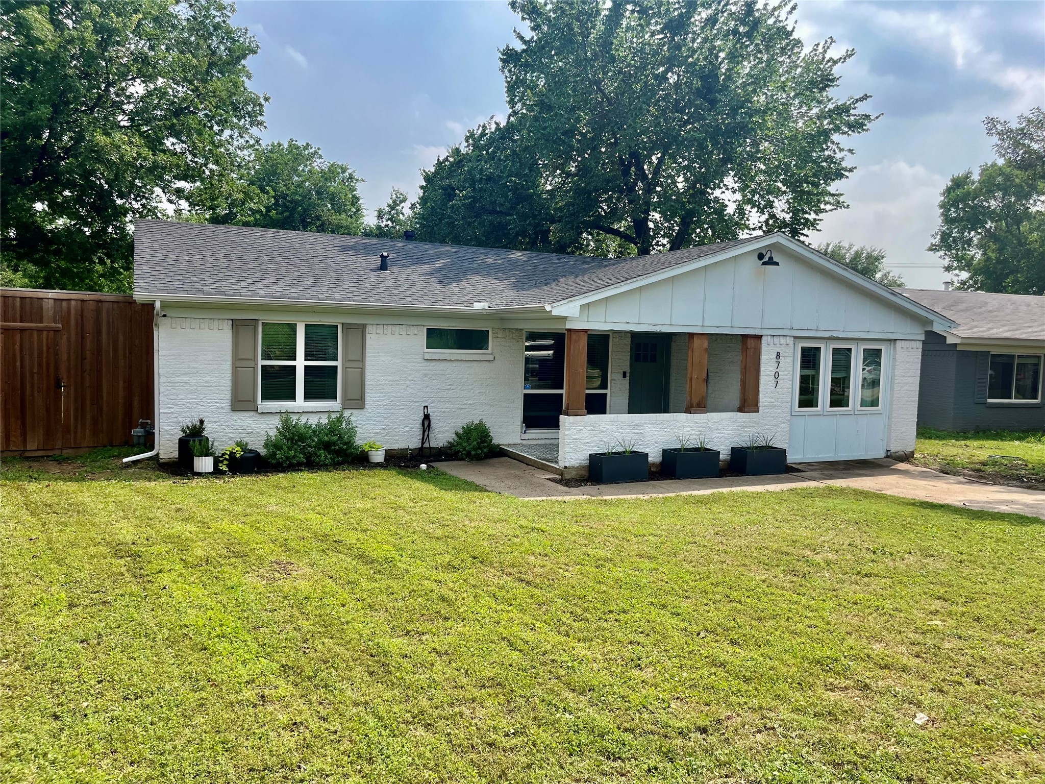 8707 Boundbrook Avenue Dallas TX 75243