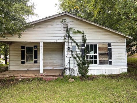 608 S Montgomery Street Gilmer TX 75644