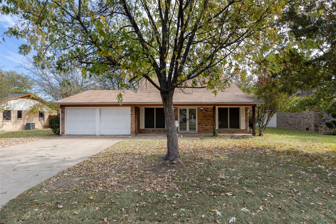 221 Smith Street Burleson TX 76028