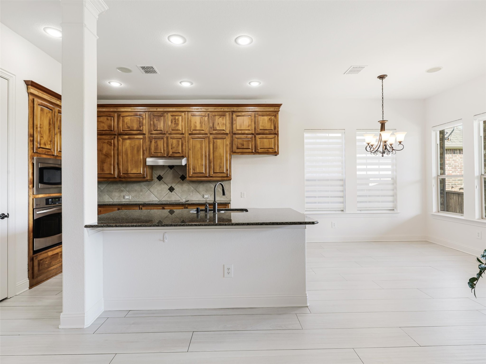 2512 Sir Alexander Lane Lewisville TX 75056