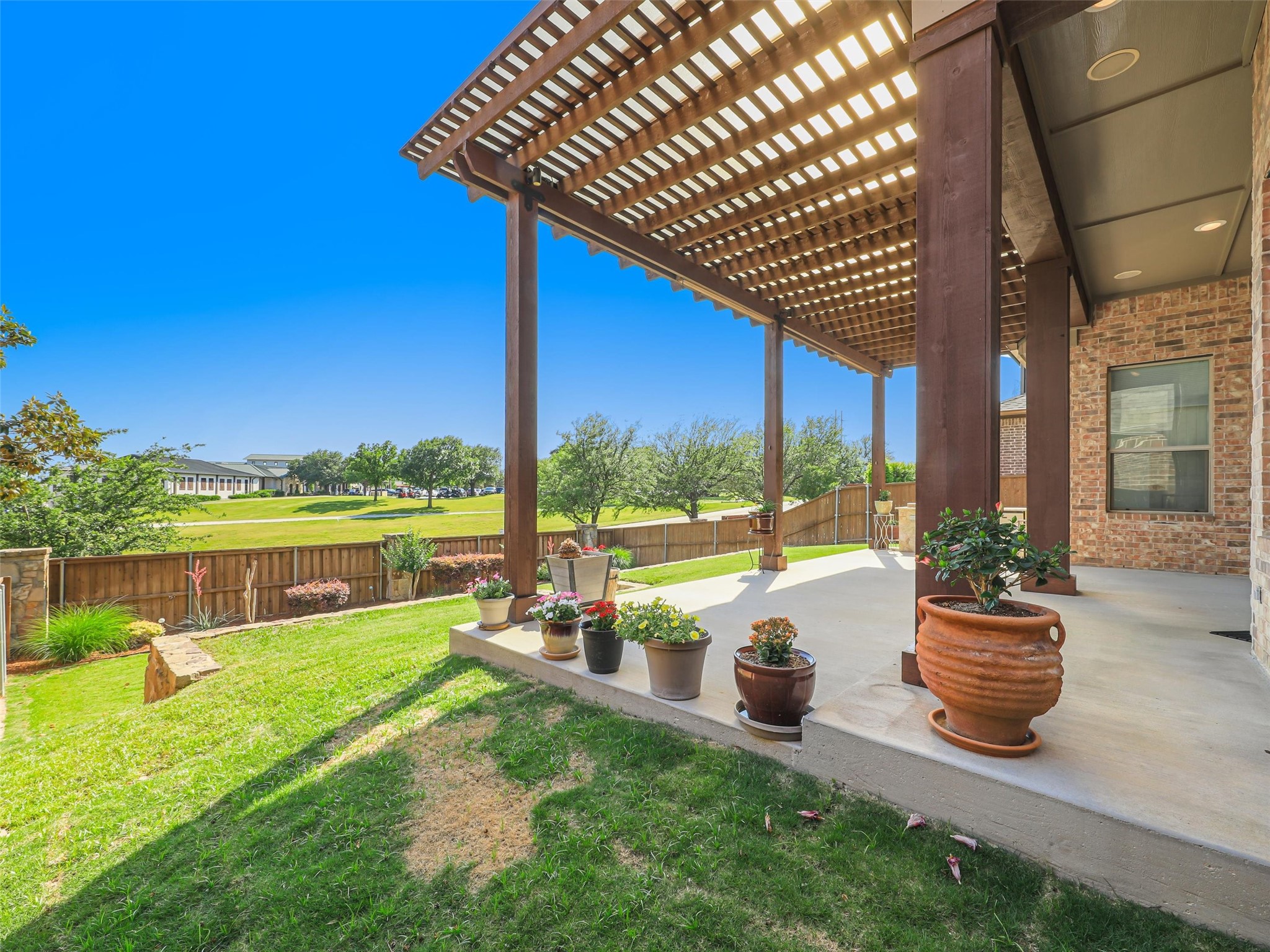 2512 Sir Alexander Lane Lewisville TX 75056