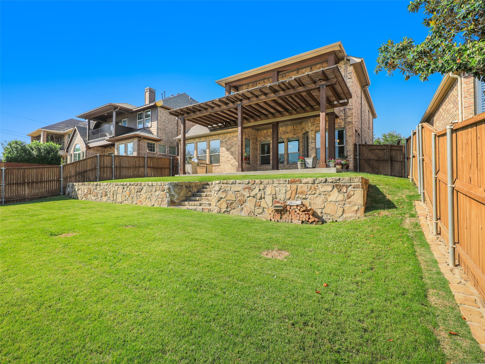 2512 Sir Alexander Lane Lewisville TX 75056
