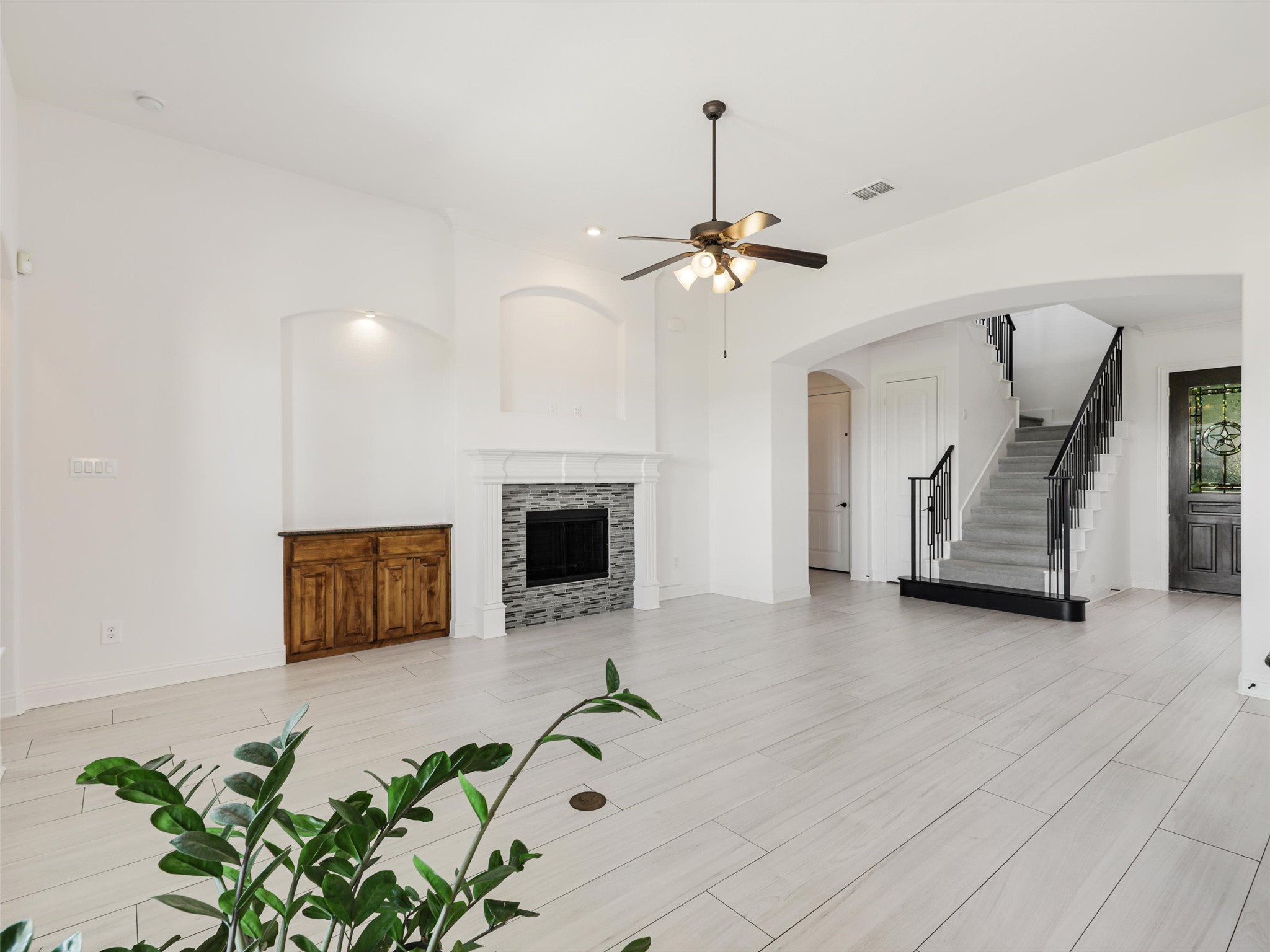 2512 Sir Alexander Lane Lewisville TX 75056