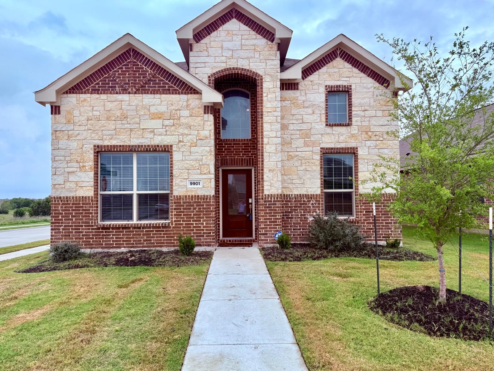 9901 Diamondhead Drive Fort Worth TX 76179