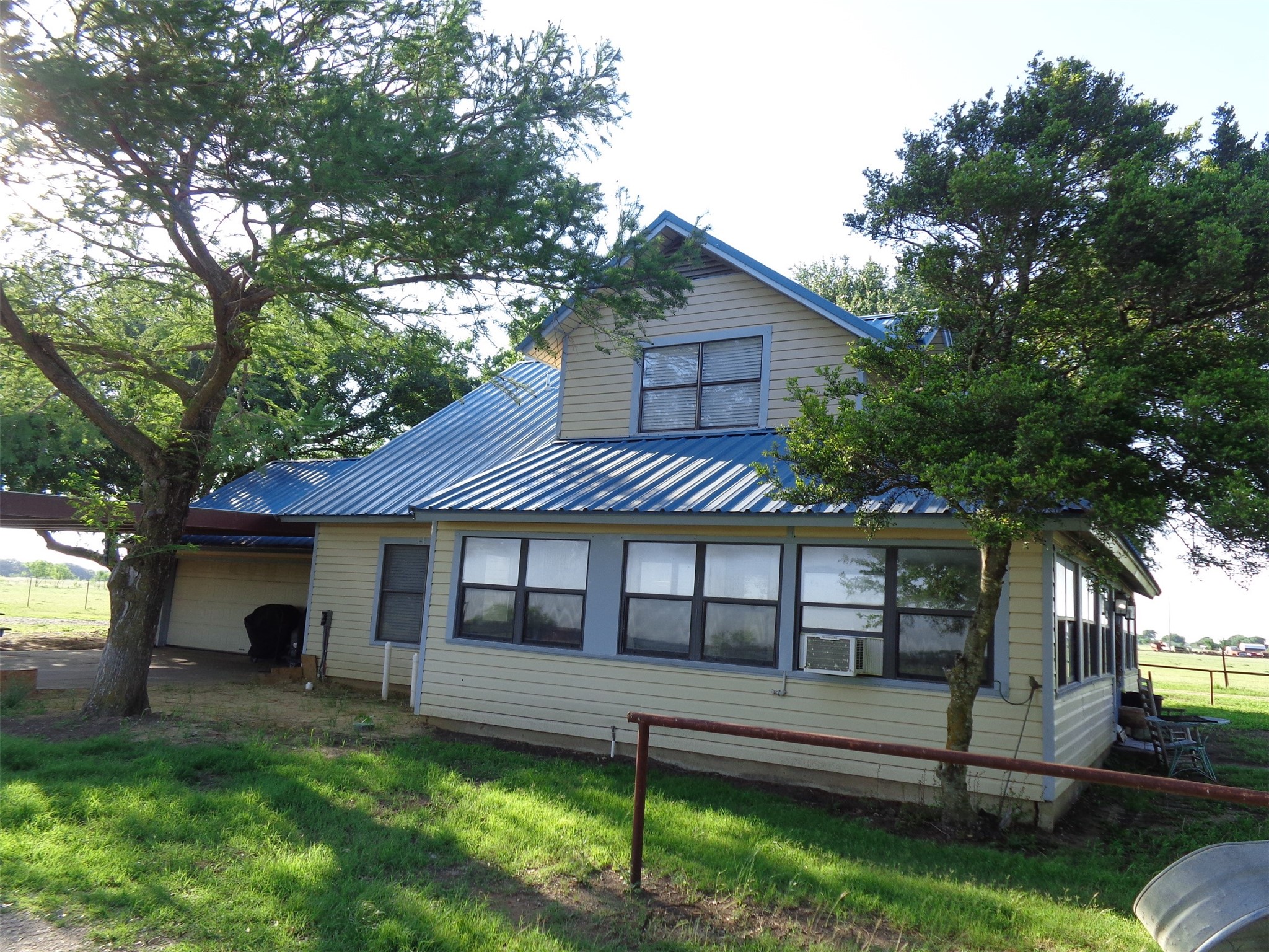 9500 County Road 204 Grandview TX 76050
