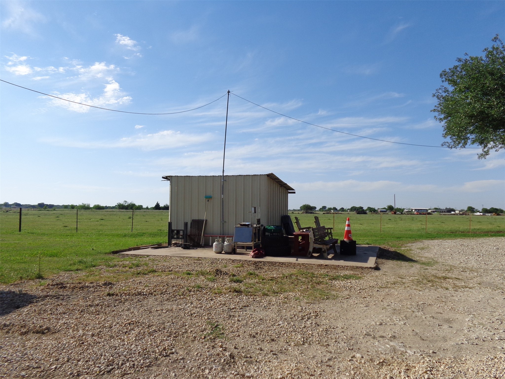 9500 County Road 204 Grandview TX 76050