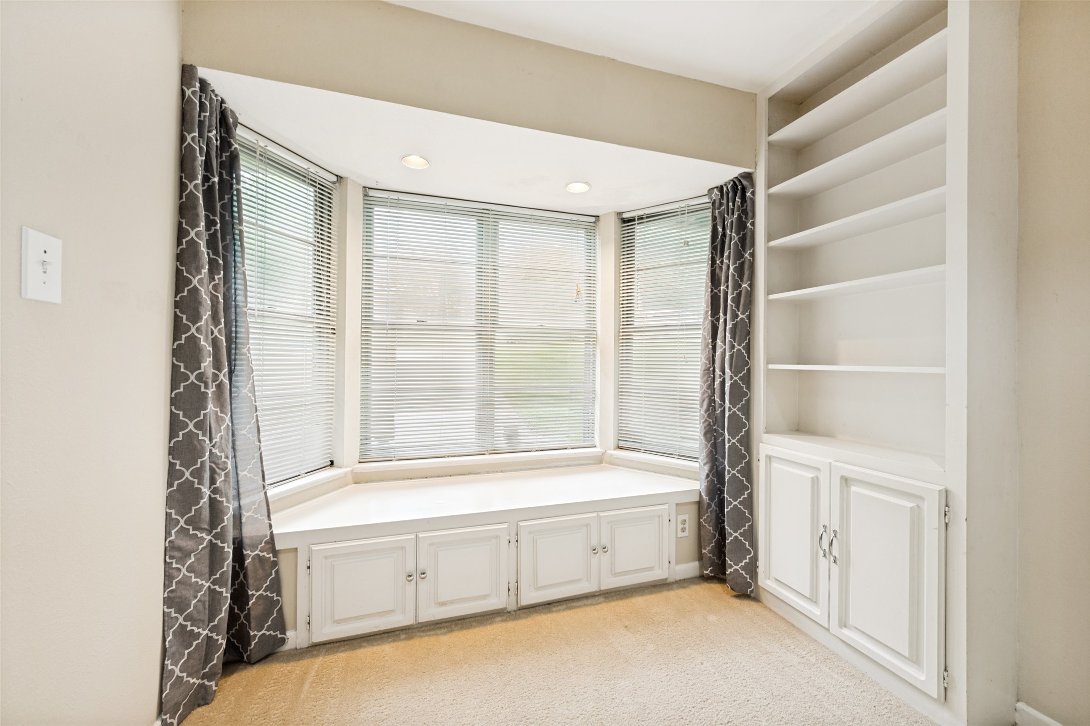 2725 Sandage Avenue Fort Worth TX 76109