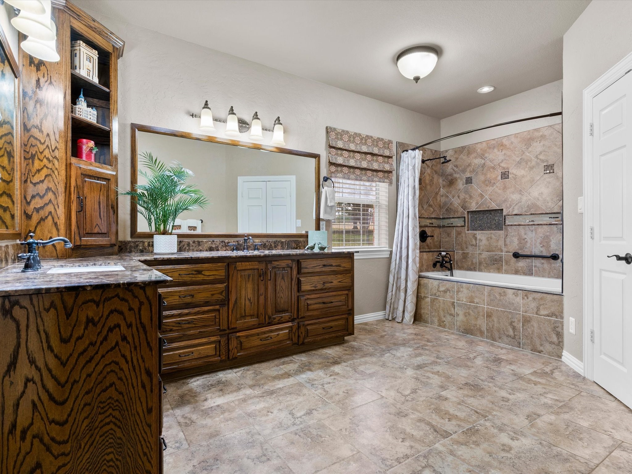 1705 Warwick Crescent Court Denton TX 76226