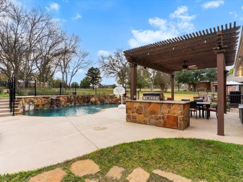 1705 Warwick Crescent Court Denton TX 76226
