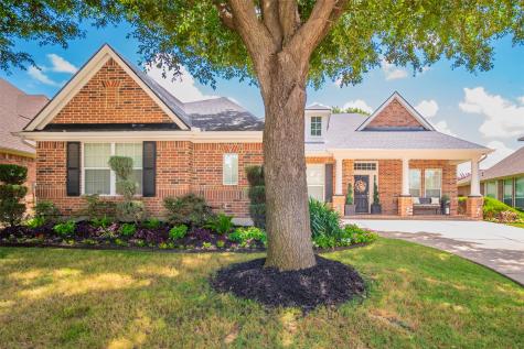 2525 Clearlake Drive Grand Prairie TX 75054