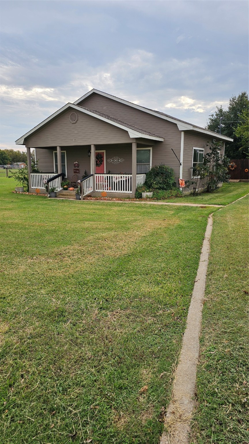 807 N Trinity Street Whitney TX 76692