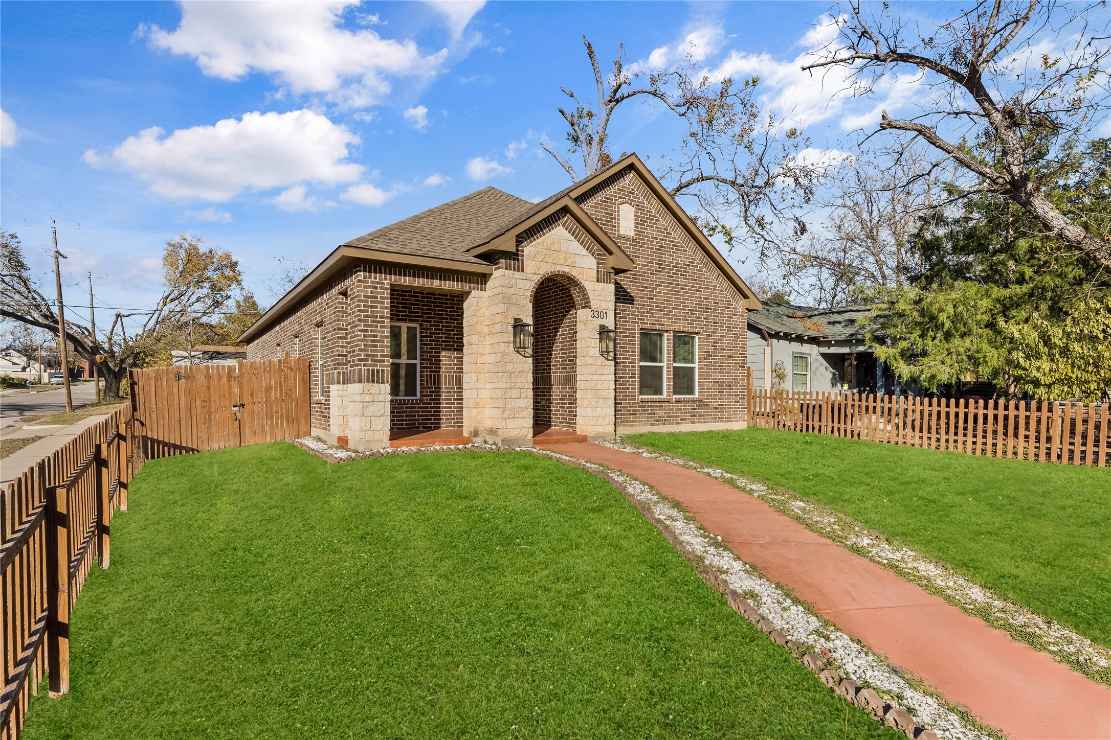 3301 Hanger Avenue Fort Worth TX 76105