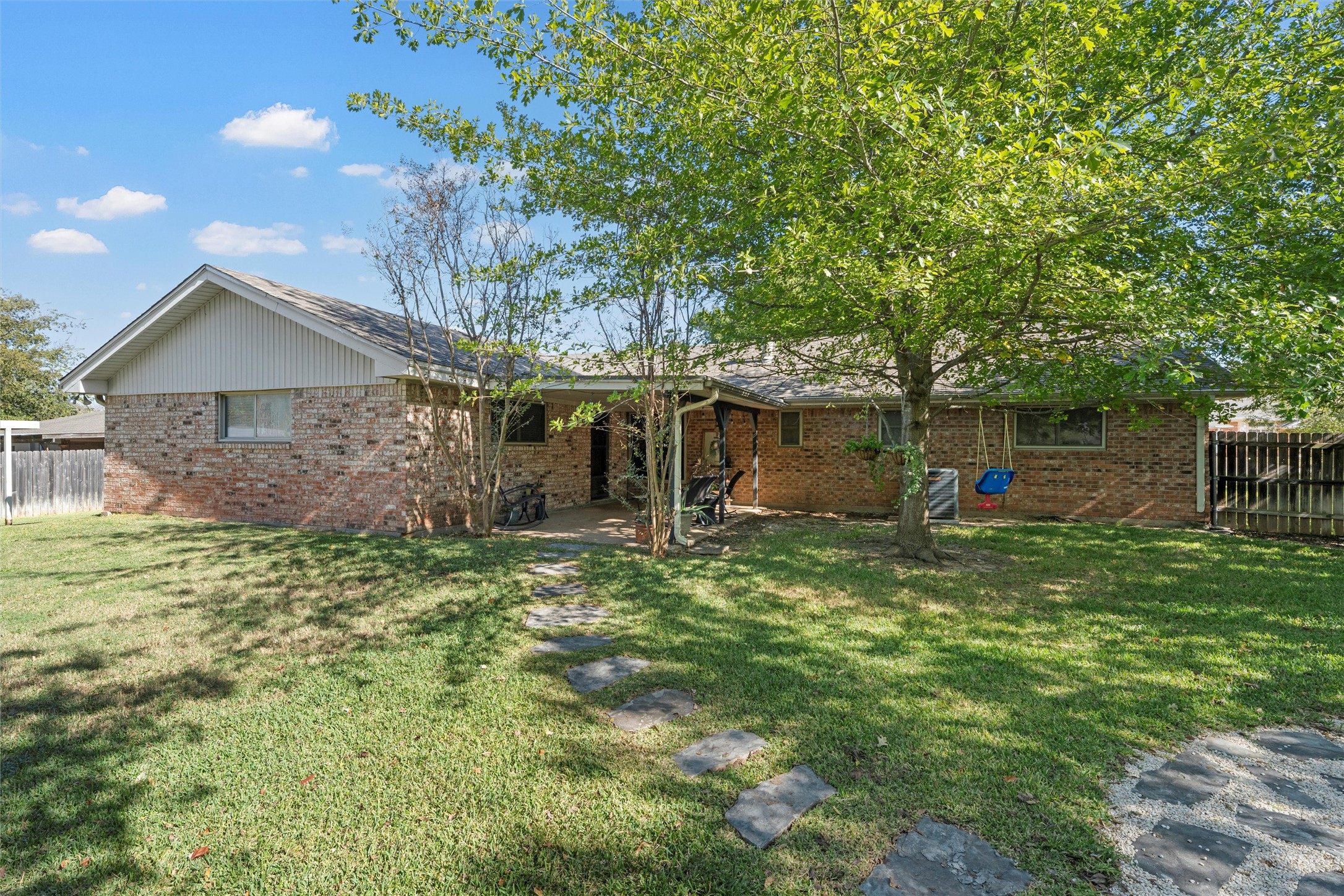 1002 W Elizabeth Drive Robinson TX 76706