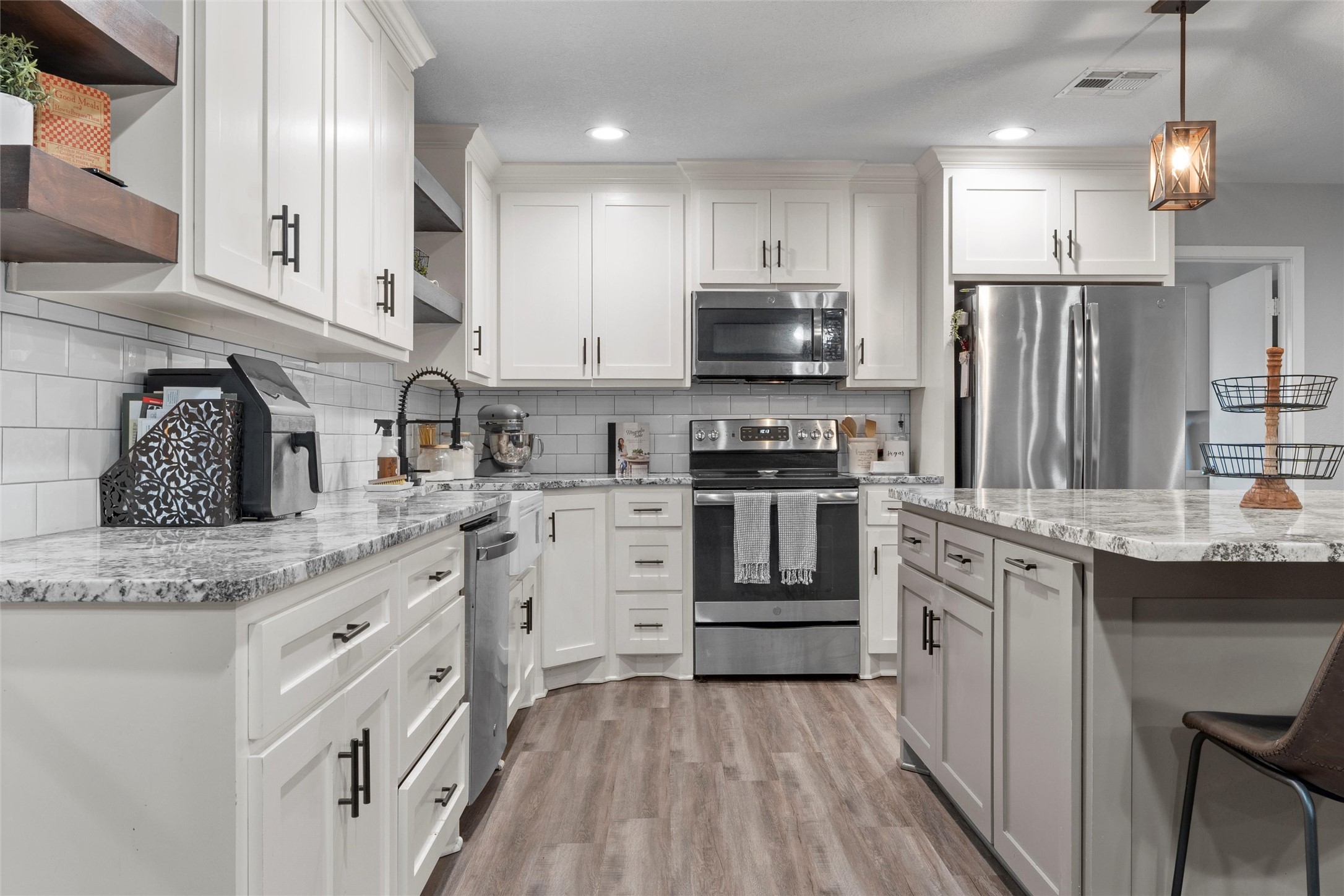 1002 W Elizabeth Drive Robinson TX 76706