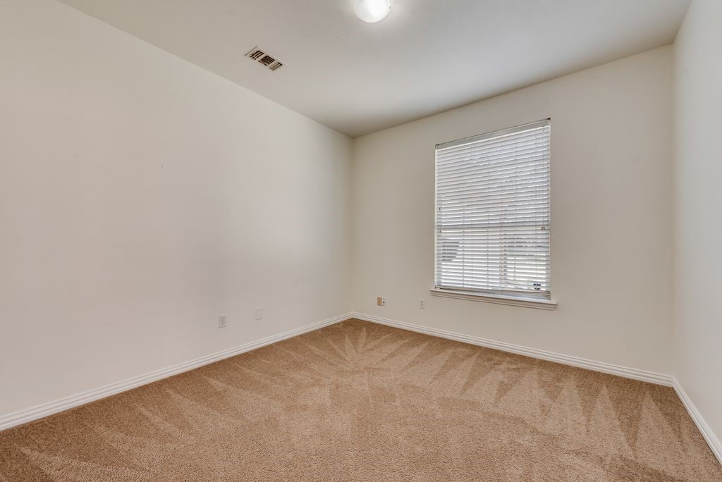 515 Suffolk Drive Grand Prairie TX 75052