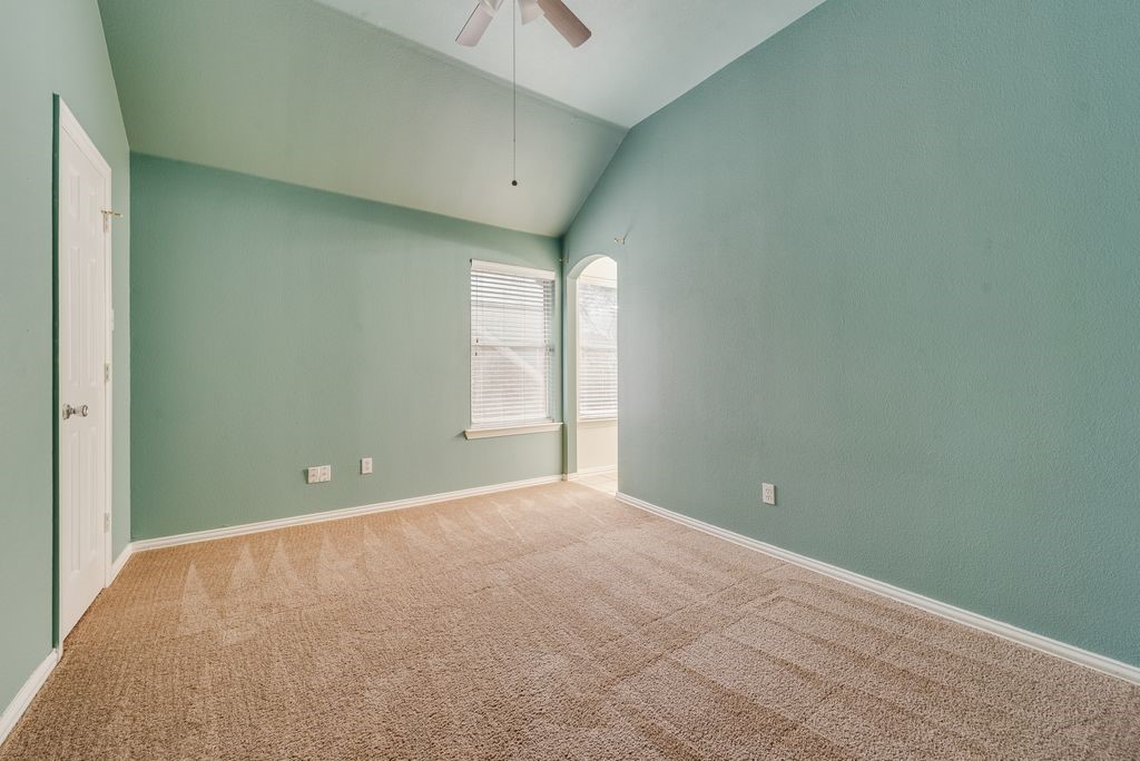 515 Suffolk Drive Grand Prairie TX 75052