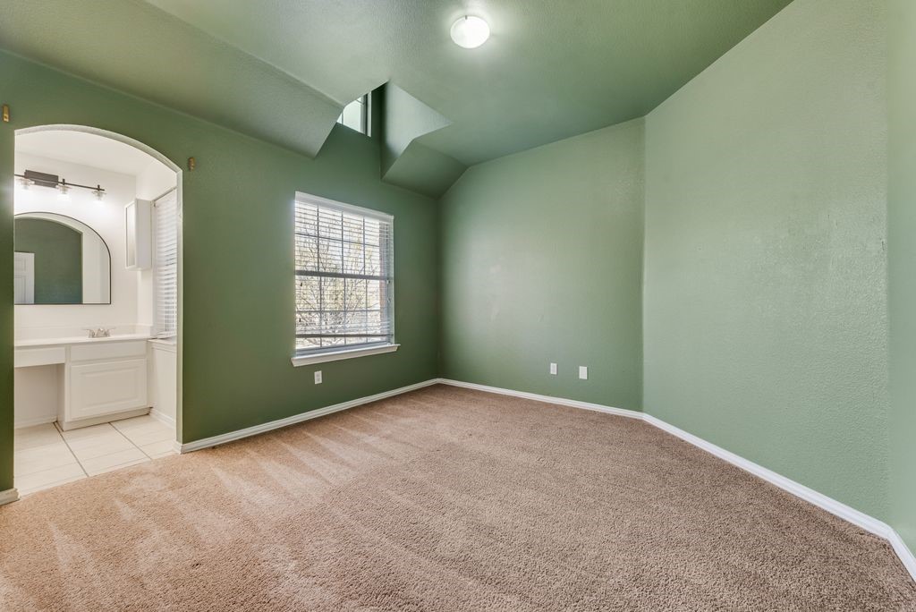 515 Suffolk Drive Grand Prairie TX 75052