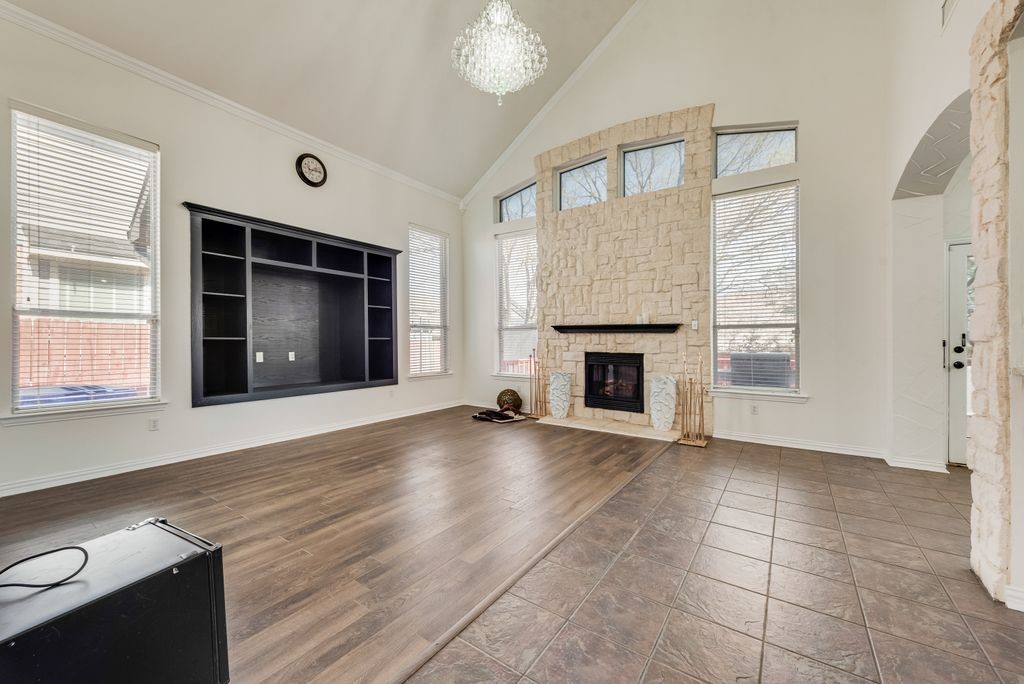515 Suffolk Drive Grand Prairie TX 75052