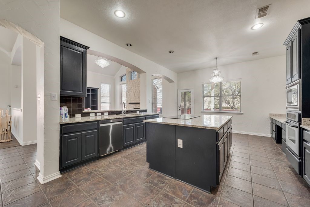515 Suffolk Drive Grand Prairie TX 75052