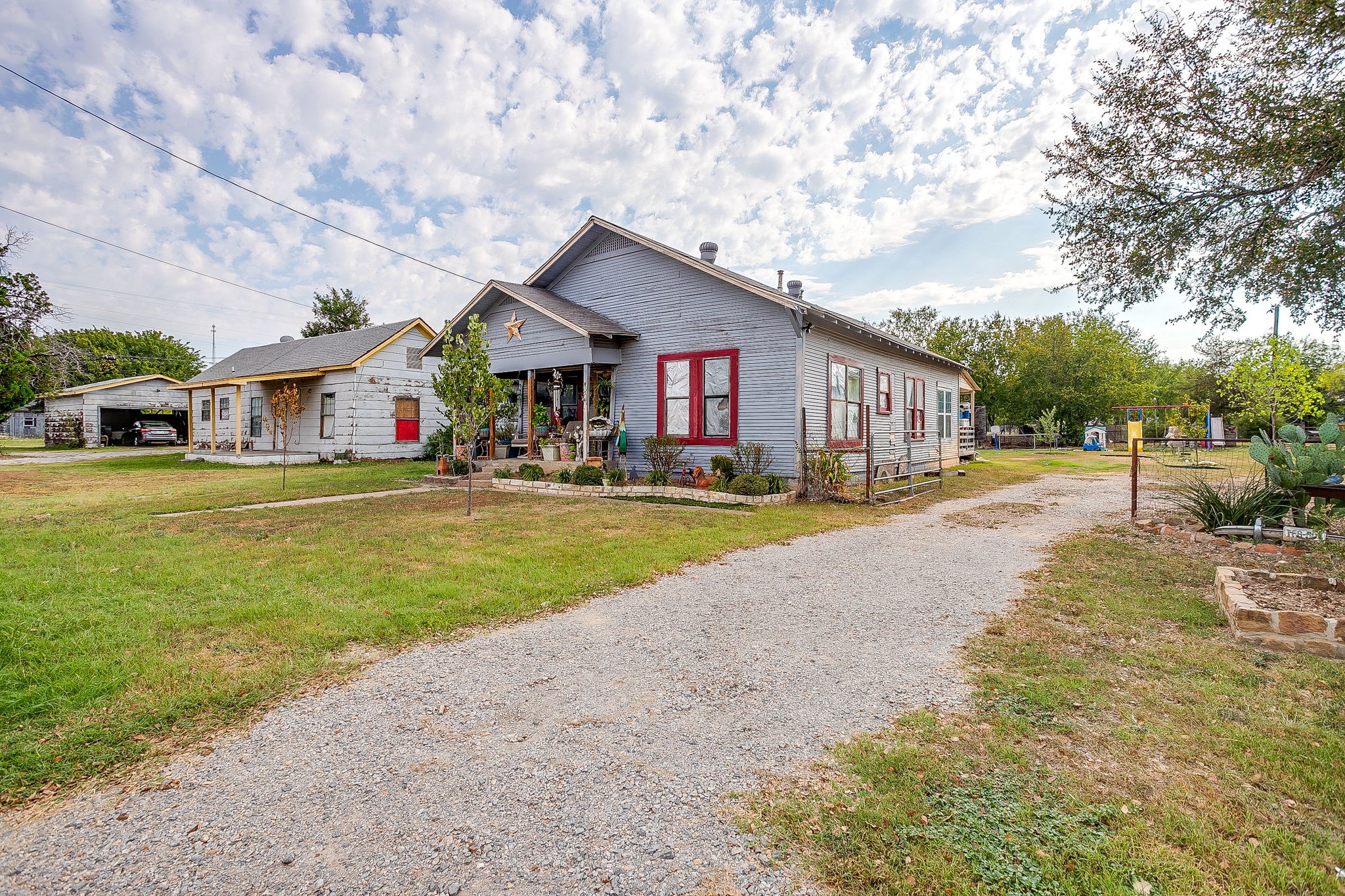905 6th Avenue SE Mineral Wells TX 76067