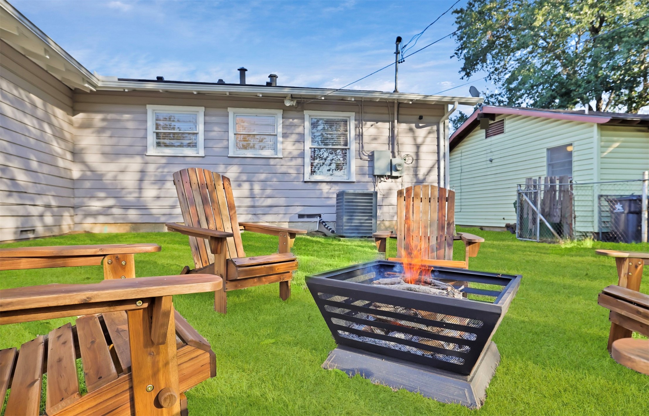 1110 Park Street Arlington TX 76011