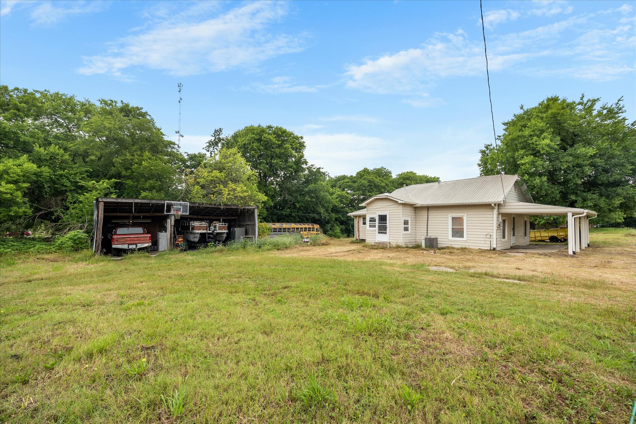 502 S Elm Street Celeste TX 75423