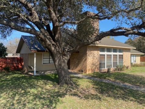 1303 Southgate Drive Brownwood TX 76801