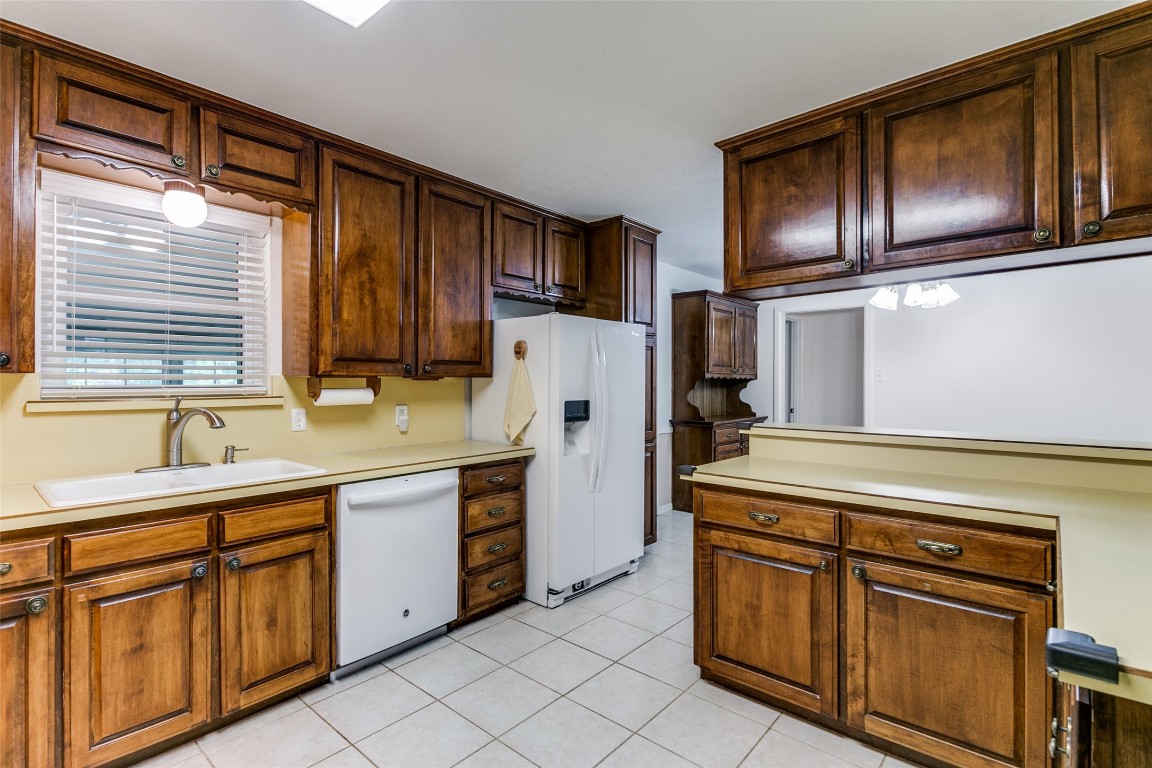 1216 Valentine Street Hurst TX 76053