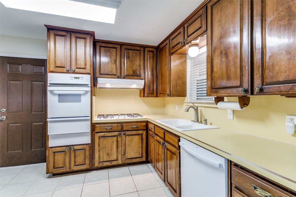 1216 Valentine Street Hurst TX 76053