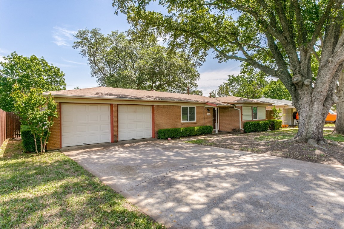 1216 Valentine Street Hurst TX 76053
