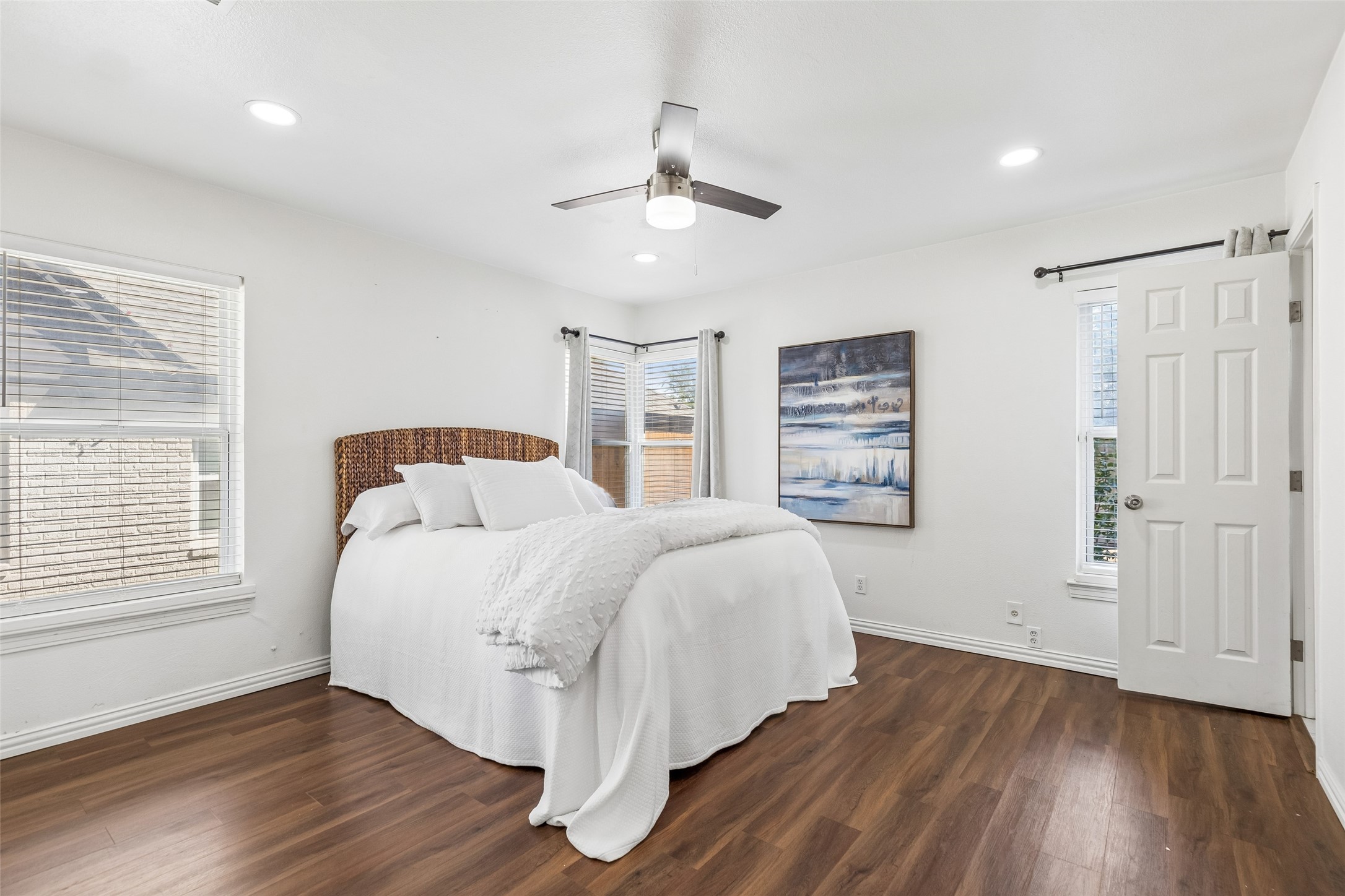 5111 Stoneleigh Avenue Dallas TX 75235