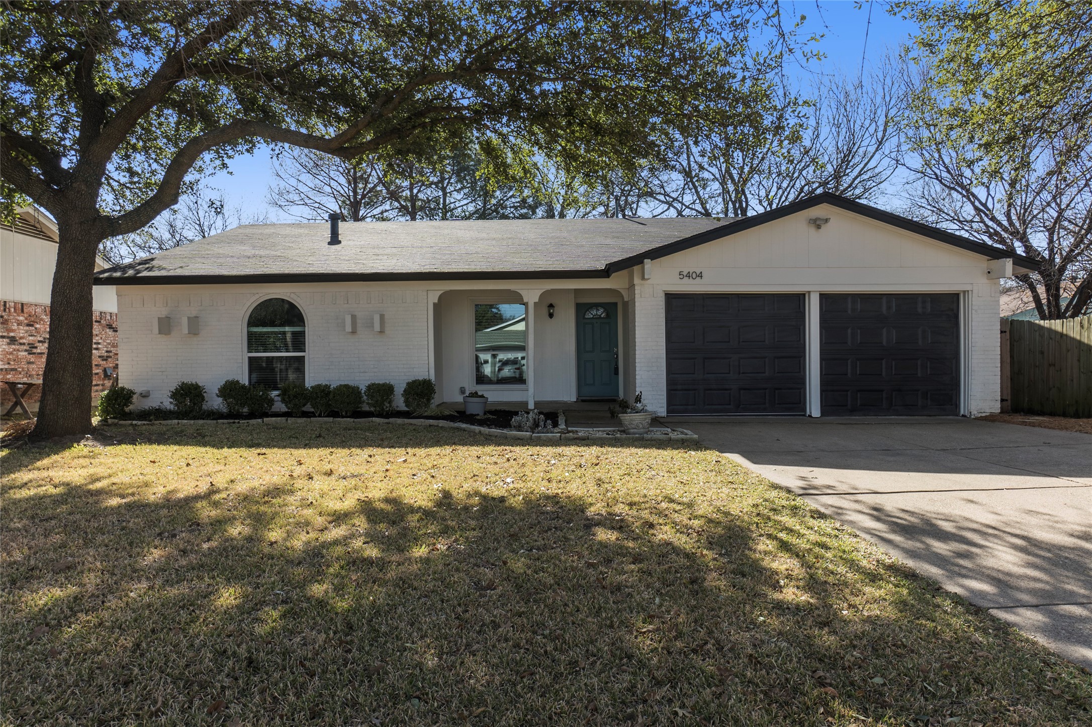5404 Holly Hollows Drive Arlington TX 76016
