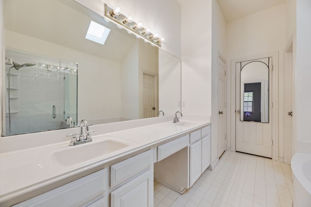 4815 Ashworth Court Arlington TX 76017