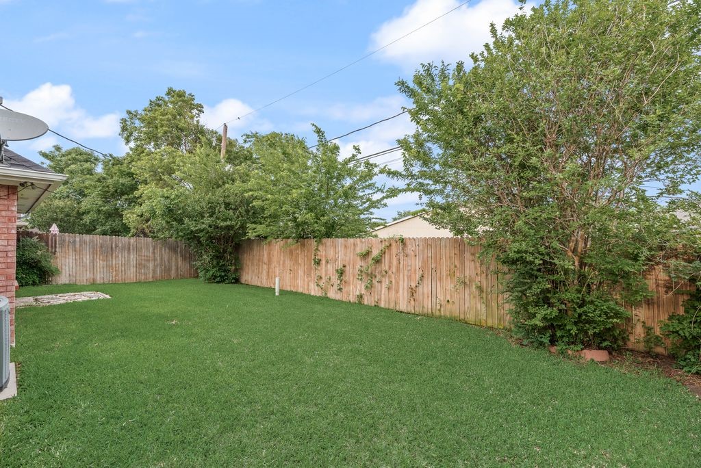 4815 Ashworth Court Arlington TX 76017