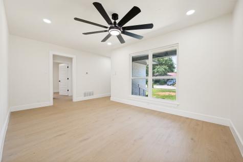 318 Parkwood Place Lewisville TX 75067