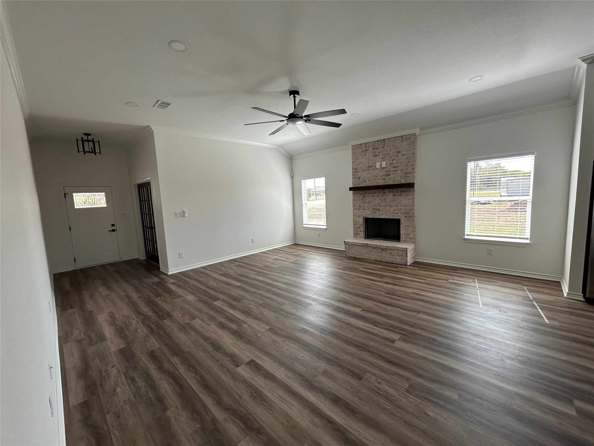 1503 W 6th Street Mcgregor TX 76657