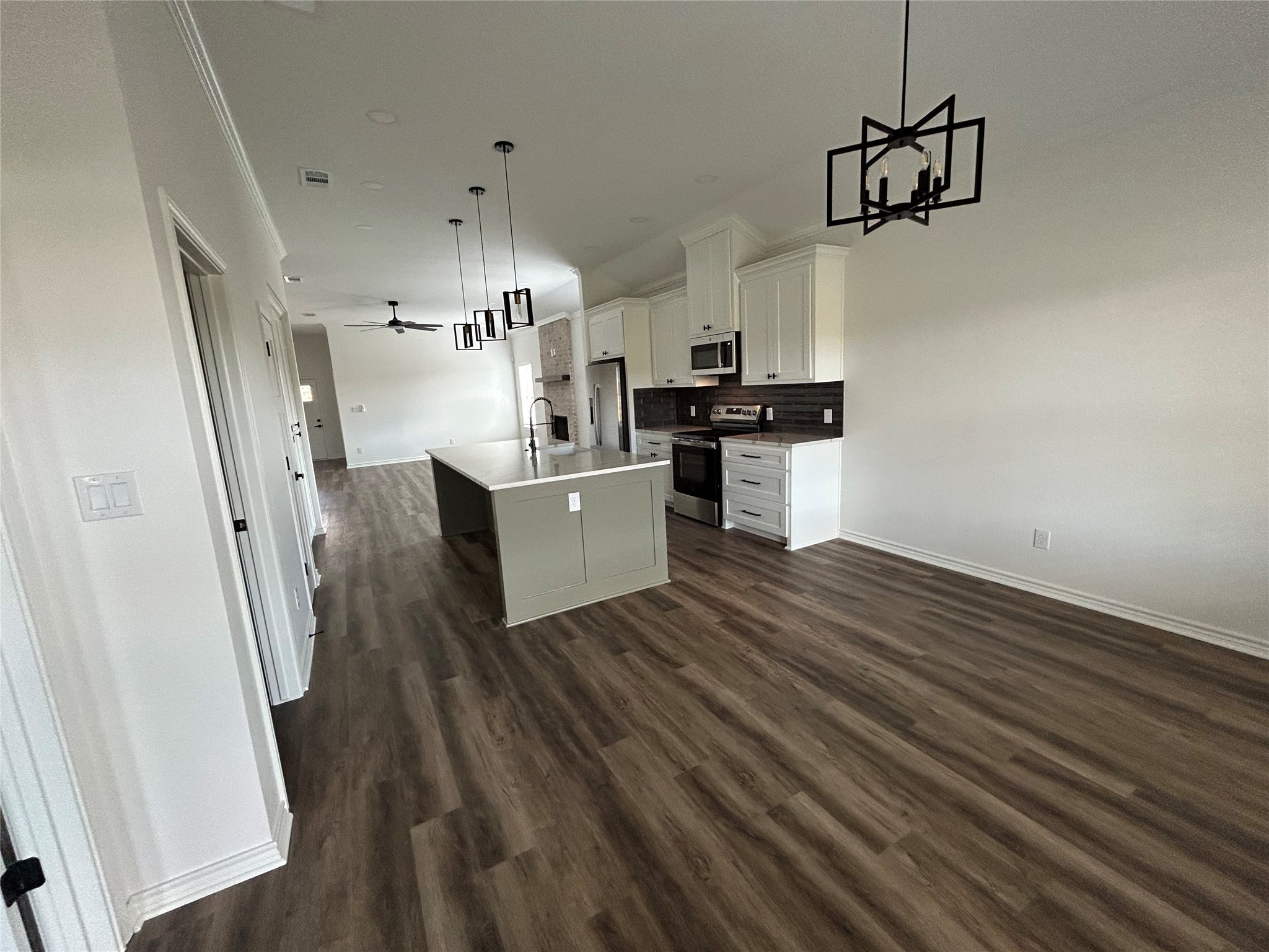1503 W 6th Street Mcgregor TX 76657