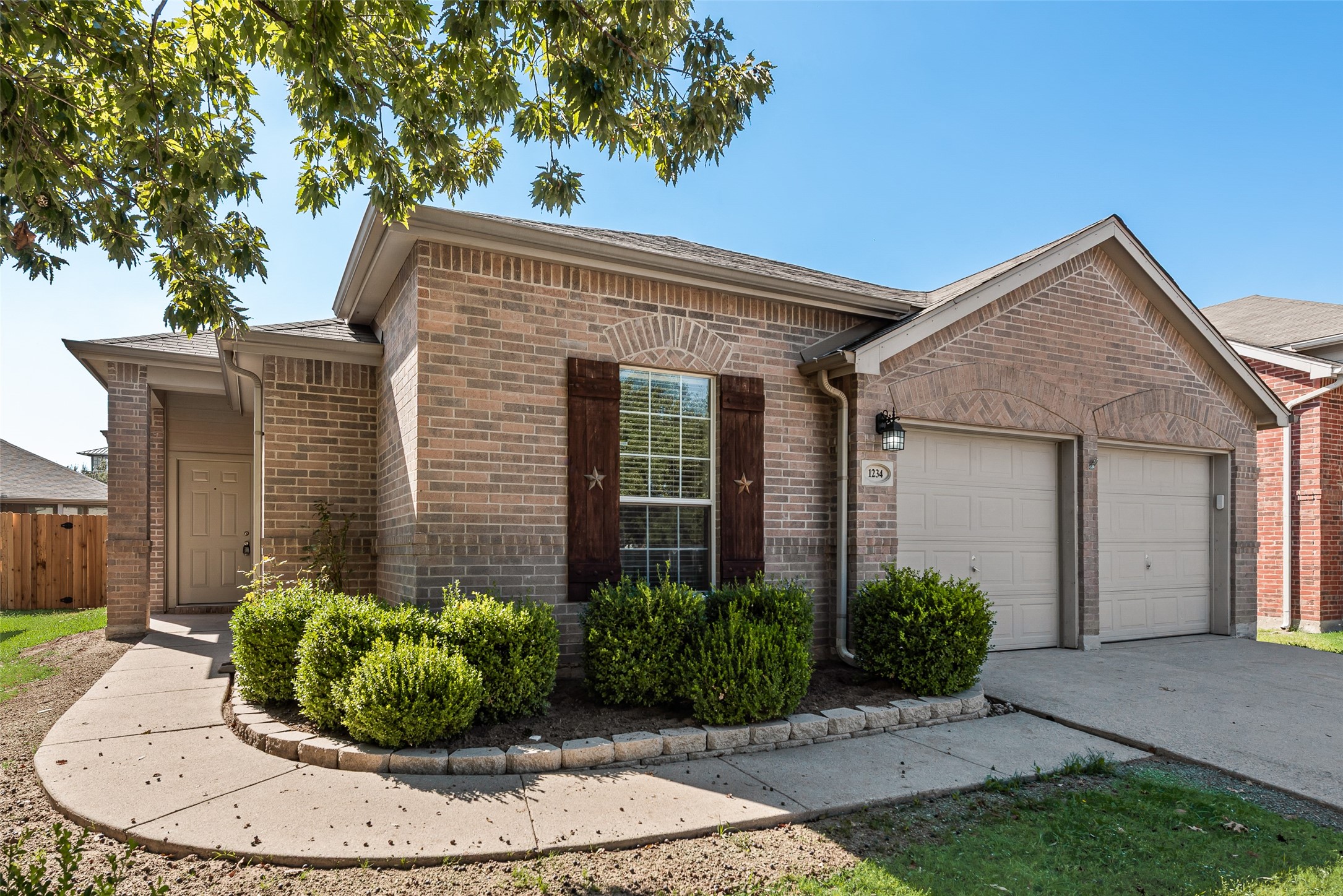 1234 Mallard Creek Aubrey TX 76227